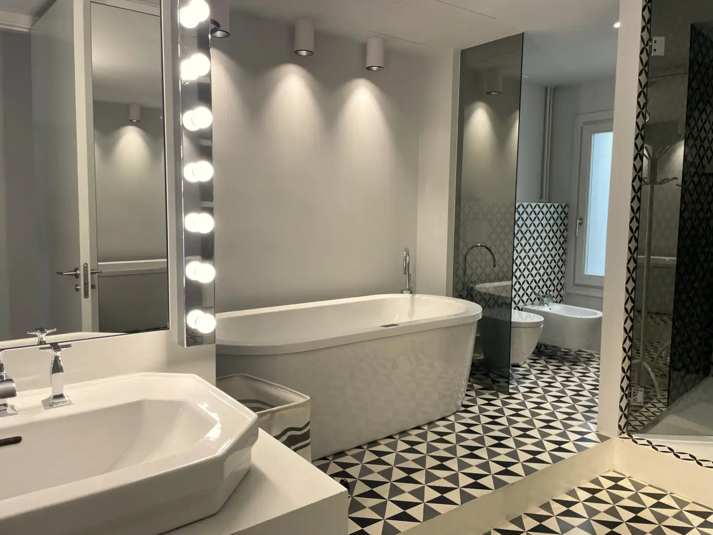 Baño de Piso de alquiler en Barcelona con Aire acondicionado, Calefacción y Parquet