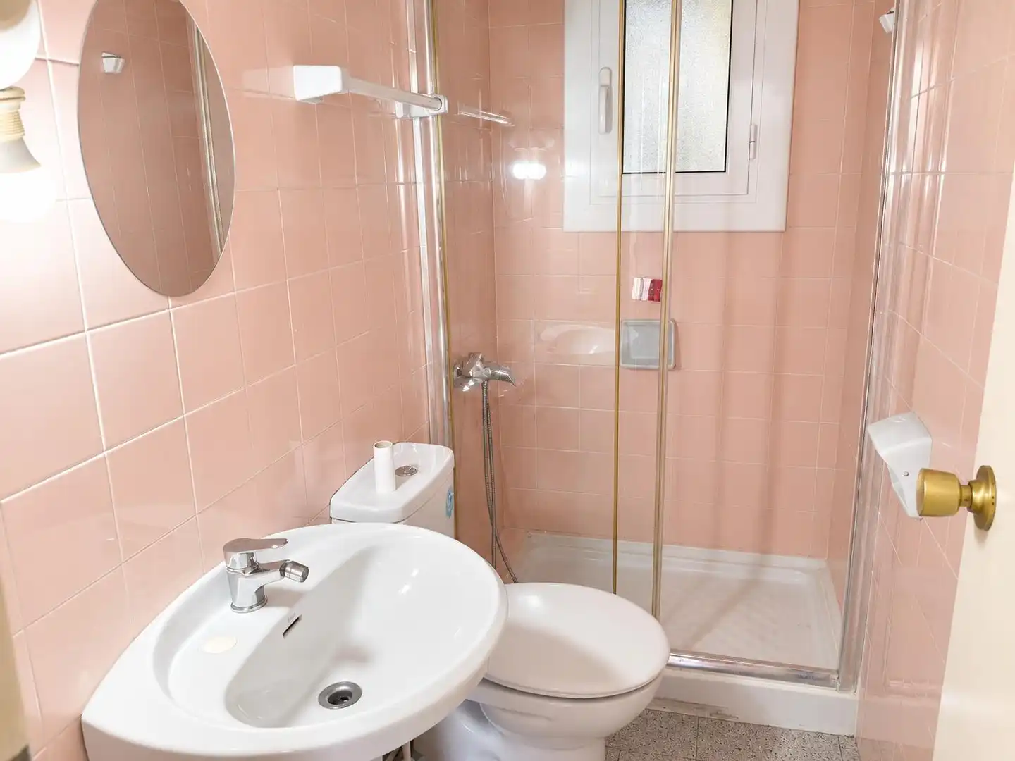 Bathroom of Flat for sale in Barcelona  with Parquet flooring