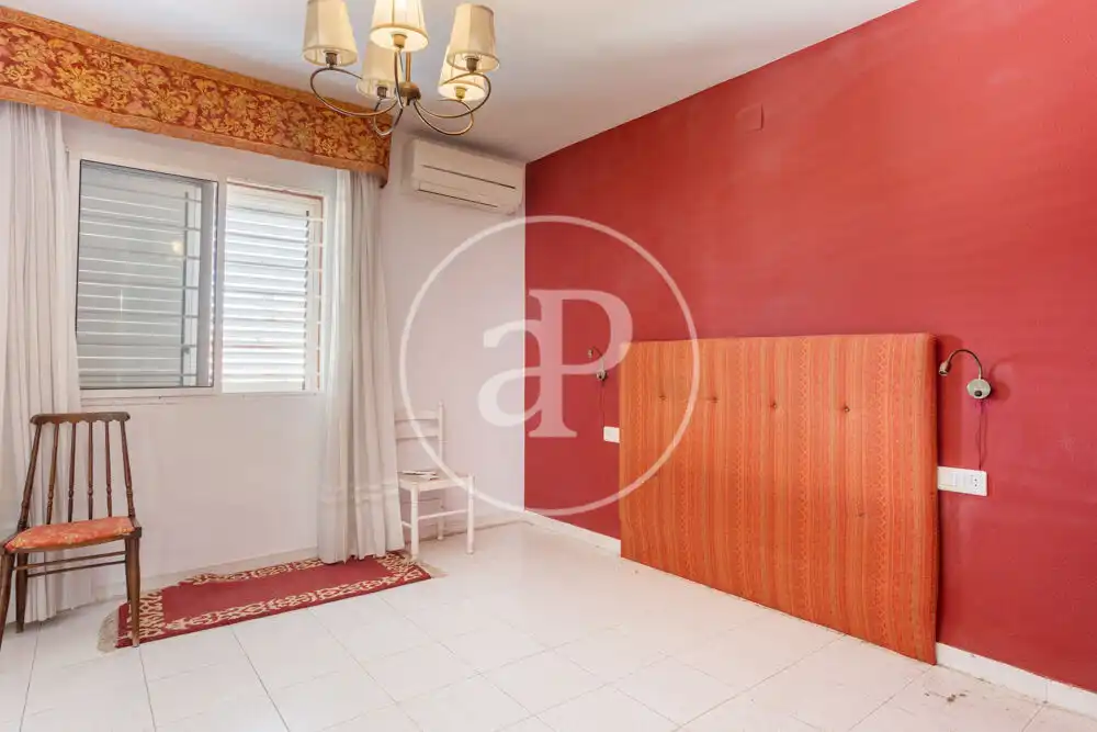 Dormitori de Casa adosada en venda en Castellón de la Plana / Castelló de la Plana amb Aire condicionat, Calefacció i Jardí privat
