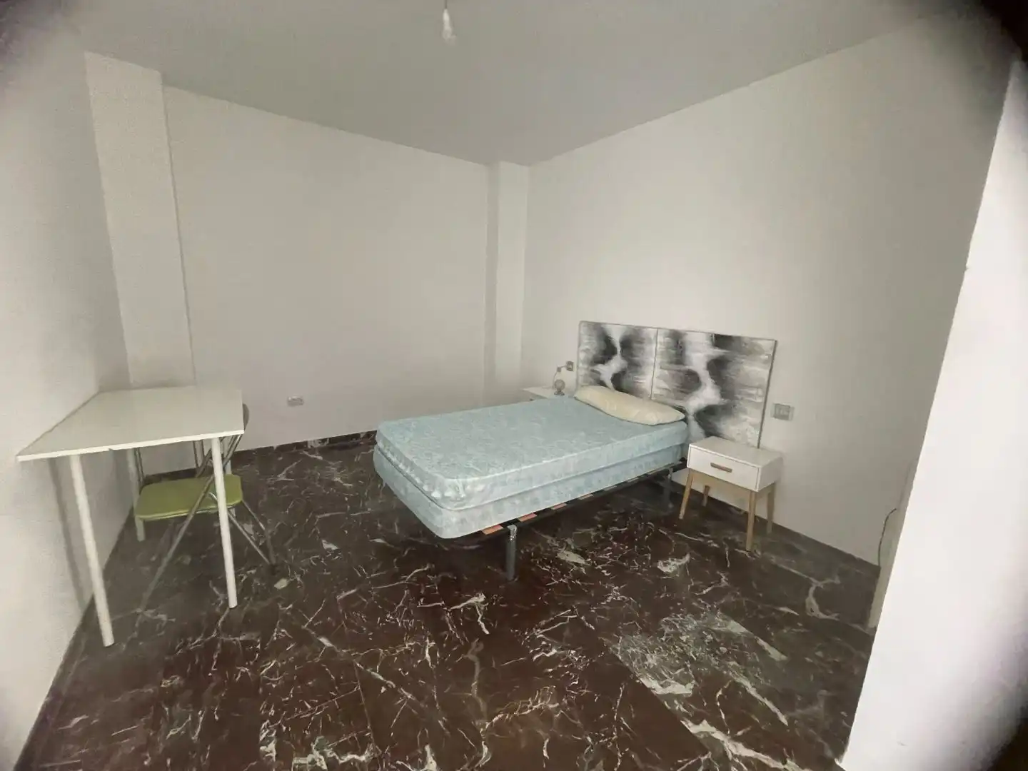 Habitación de Piso en venta en Baza con Calefacción, Trastero y Horno
