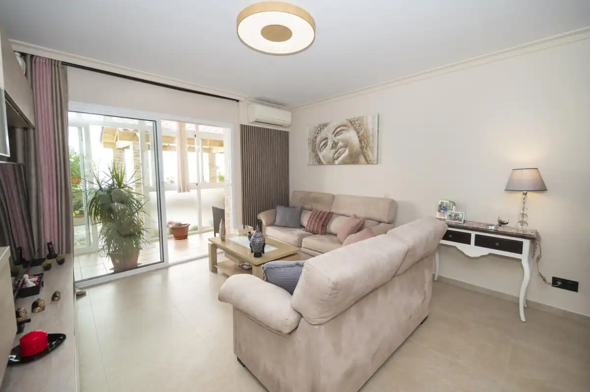 Sala d'estar de Planta baixa en venda en Eivissa amb Aire condicionat, Calefacció i Jardí privat
