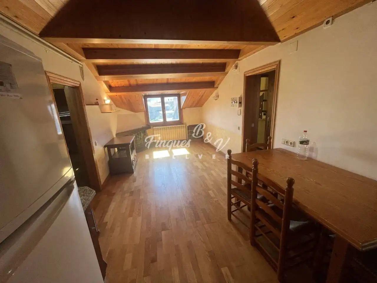 Sala d'estar de Àtic en venda en Bellver de Cerdanya amb Calefacció, Parquet i Moblat