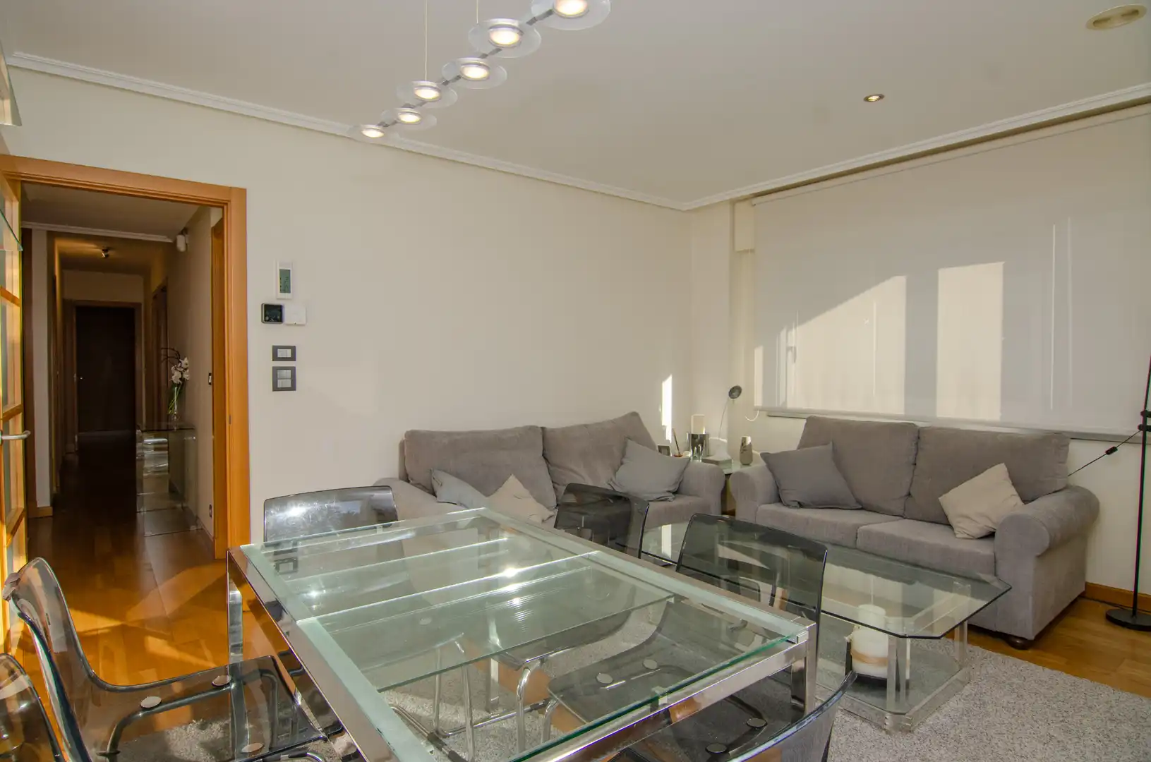 Sala de estar de Piso de alquiler en A Coruña Capital  con Calefacción, Parquet y Terraza