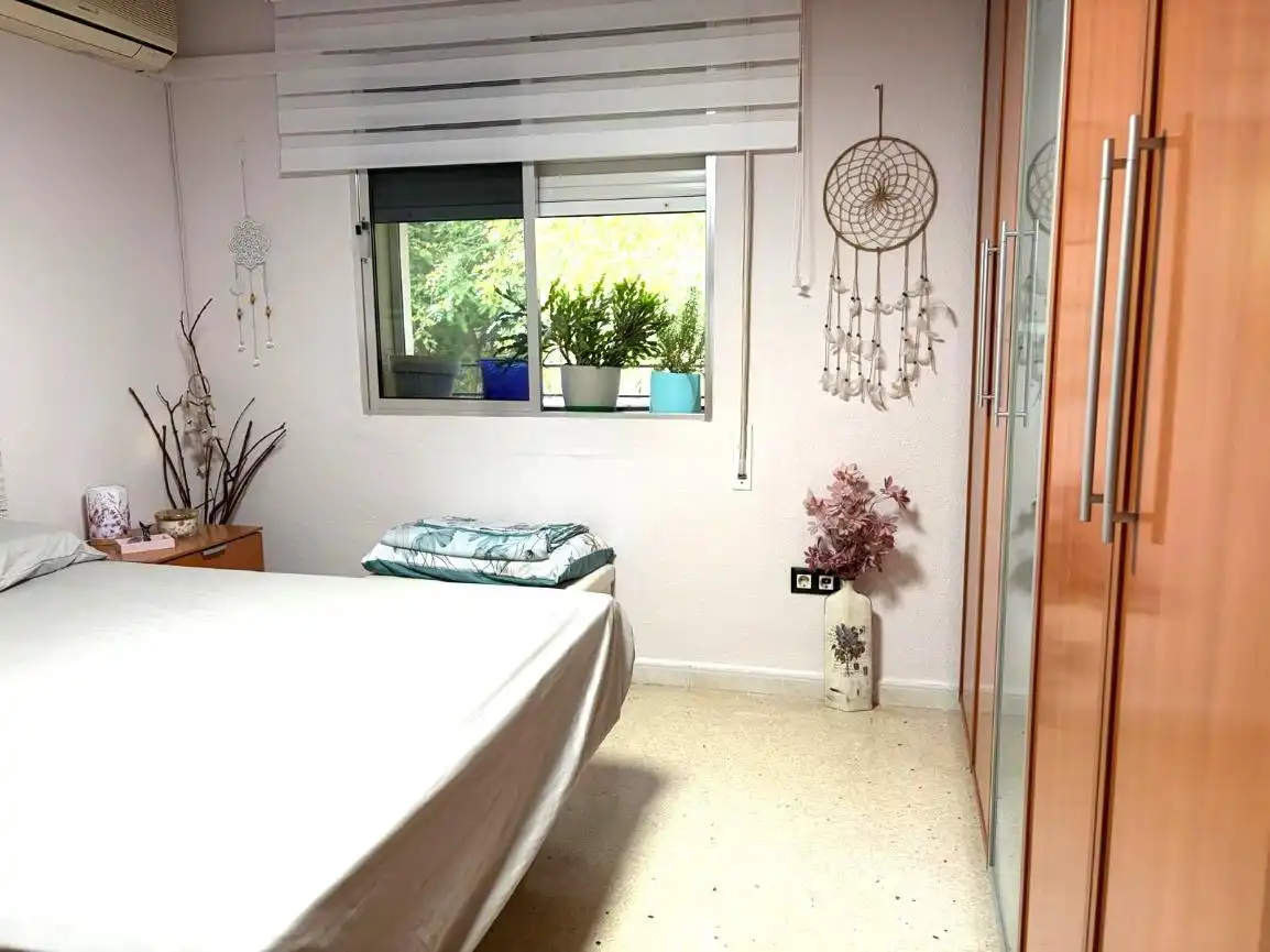 Bedroom of Flat for sale in Sevilla  with Air Conditioner
