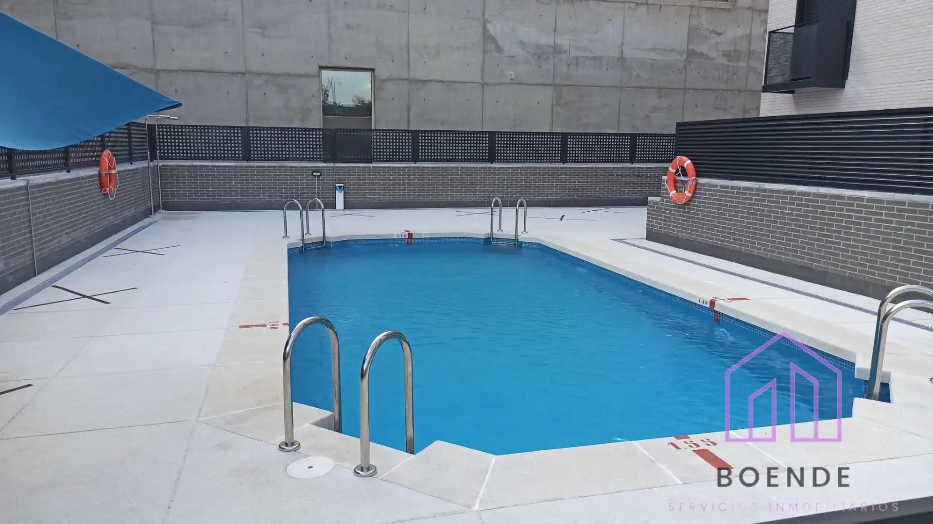 Schwimmbecken von Loft zur Miete in San Sebastián de los Reyes mit Klimaanlage, Heizung und Ofen