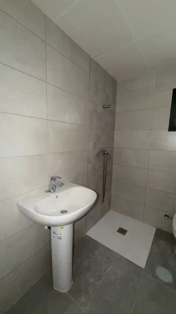 Bany de Pis en venda en Úbeda amb Aire condicionat, Calefacció i Balcó