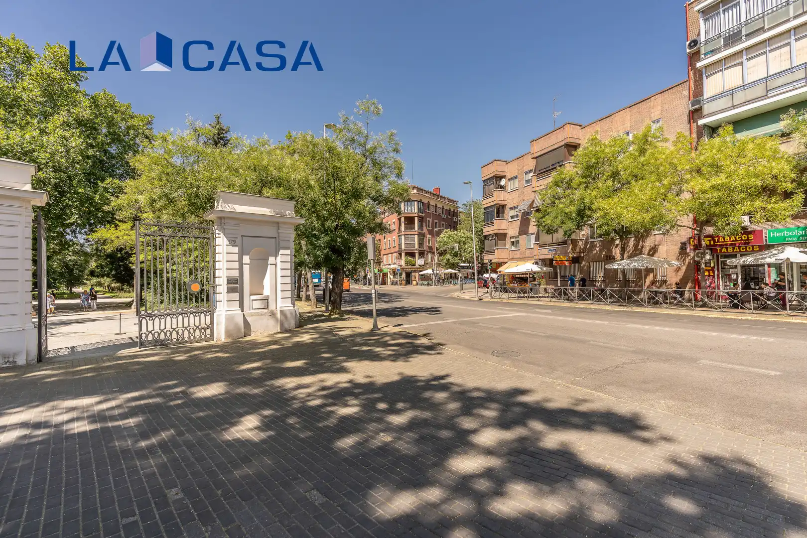 Vista exterior de Piso en venta en Madrid con Calefacción, Terraza y Trastero