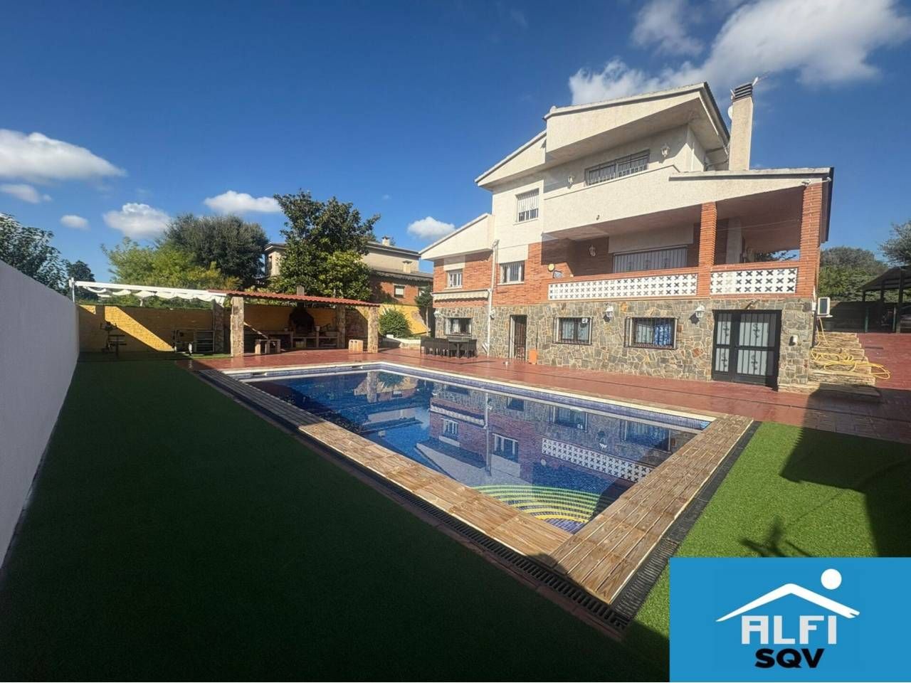 Piscina de Casa o xalet en venda en Sant Quirze del Vallès amb Aire condicionat, Jardí privat i Terrassa