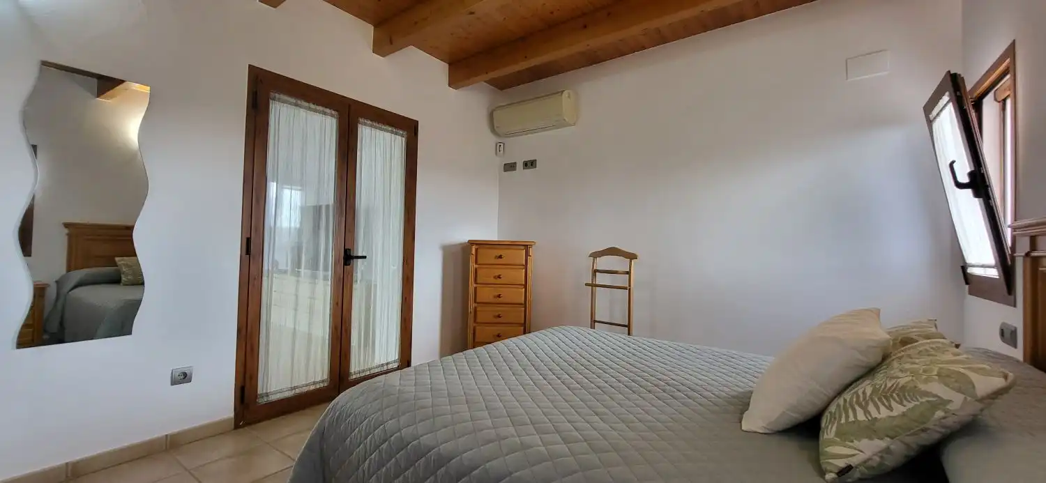 Schlafzimmer von Haus oder Chalet zum Verkauf in Deltebre mit Klimaanlage und Abstellraum