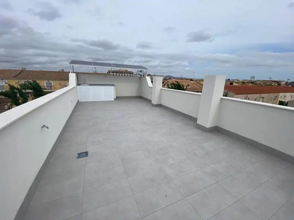 Terrassa de Casa o xalet en venda en Los Alcázares amb Aire condicionat, Jardí privat i Terrassa