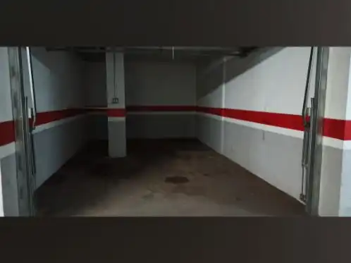 Parkplatz von Garage zur Miete in Huesca mit Alarm