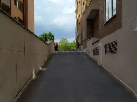 Außenansicht von Garage zur Miete in Ávila
