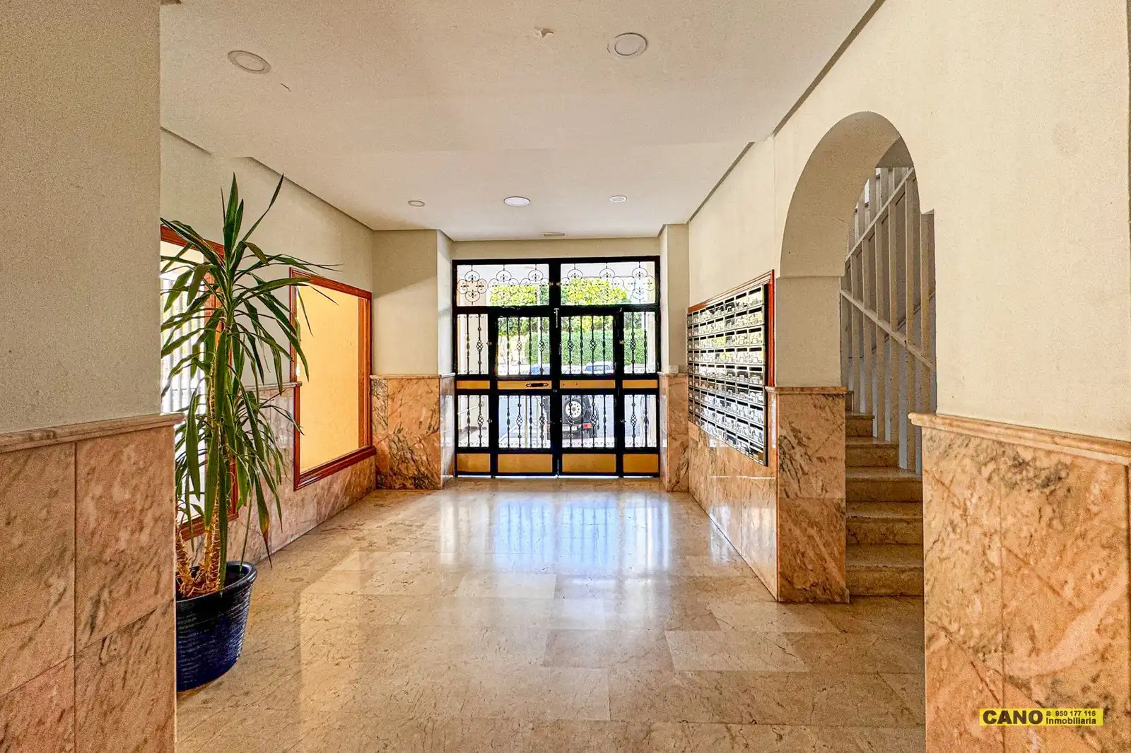Flat for sale in Roquetas de Mar  with Terrace and Swimming Pool