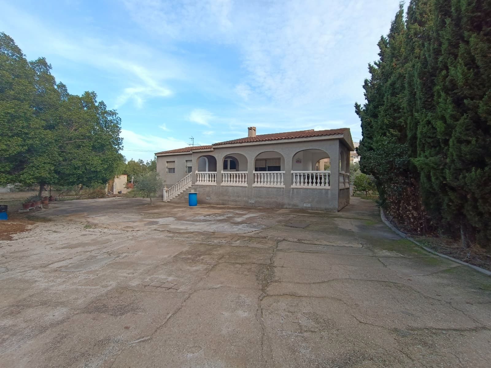 Exterior view of House or chalet for sale in San Vicente del Raspeig / Sant Vicent del Raspeig  with Air Conditioner, Private garden and Terrace