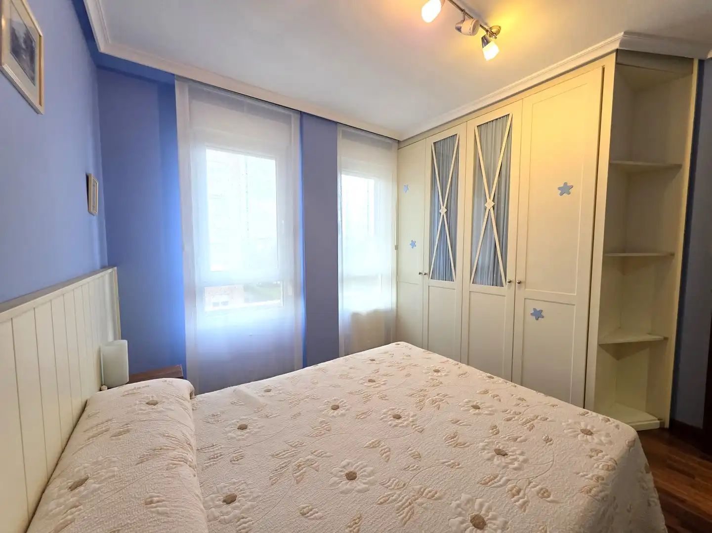 Schlafzimmer von Wohnung zur Miete in Sur