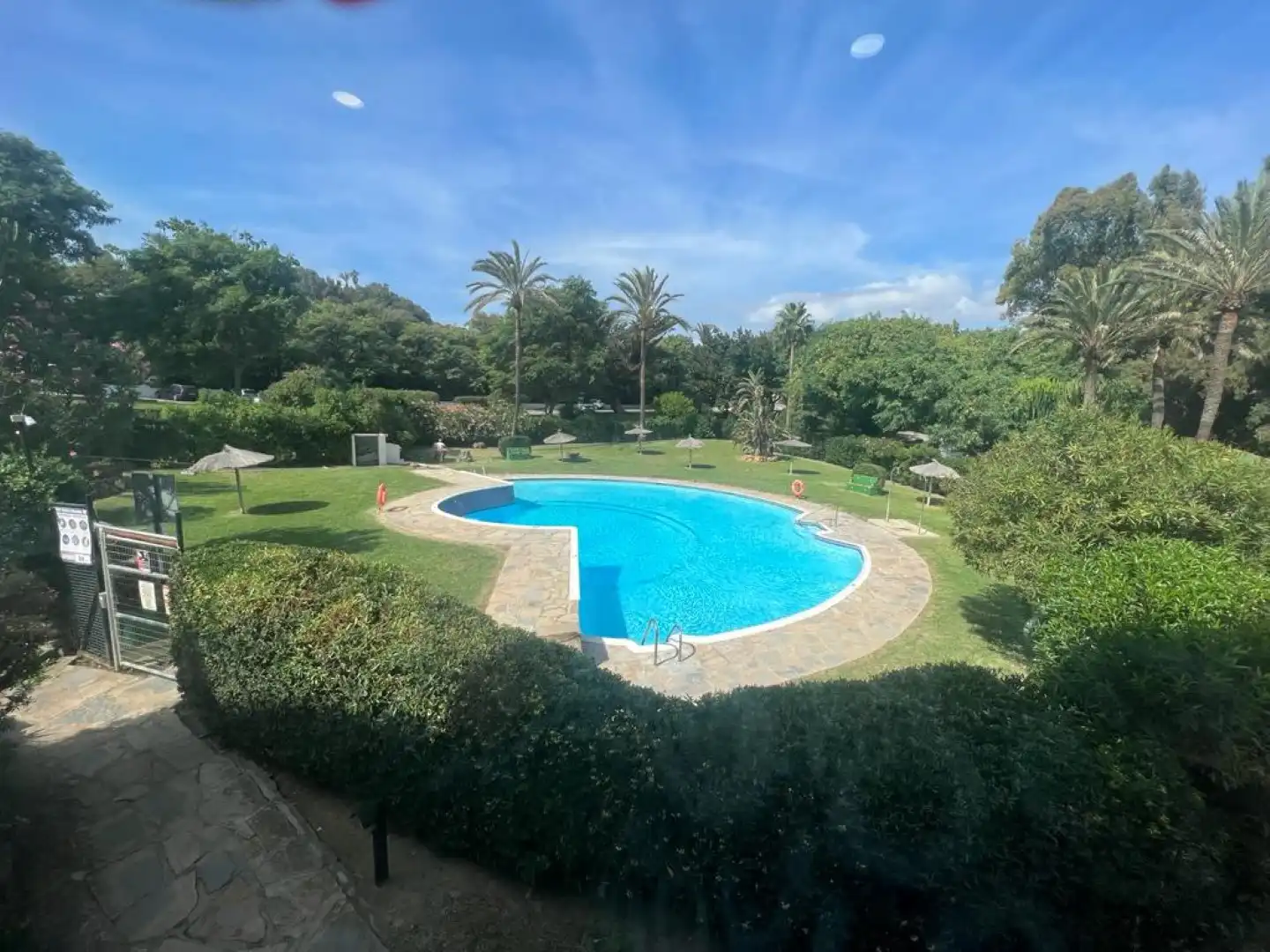 Schwimmbecken von Wohnungen zur Miete in Estepona mit Klimaanlage, Terrasse und Schwimmbad