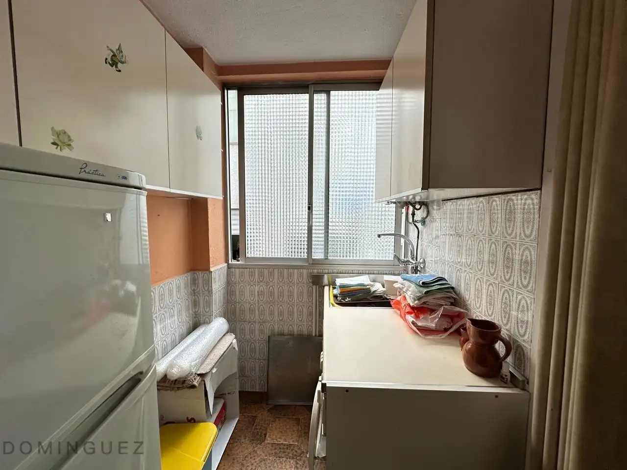 Cuina de Apartament de lloguer en Vigo  amb Calefacció i Moblat