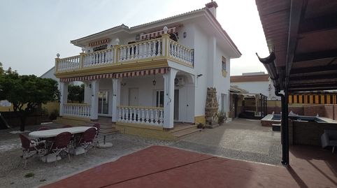 Villa independiente en venta en Alhaurín de la Torre