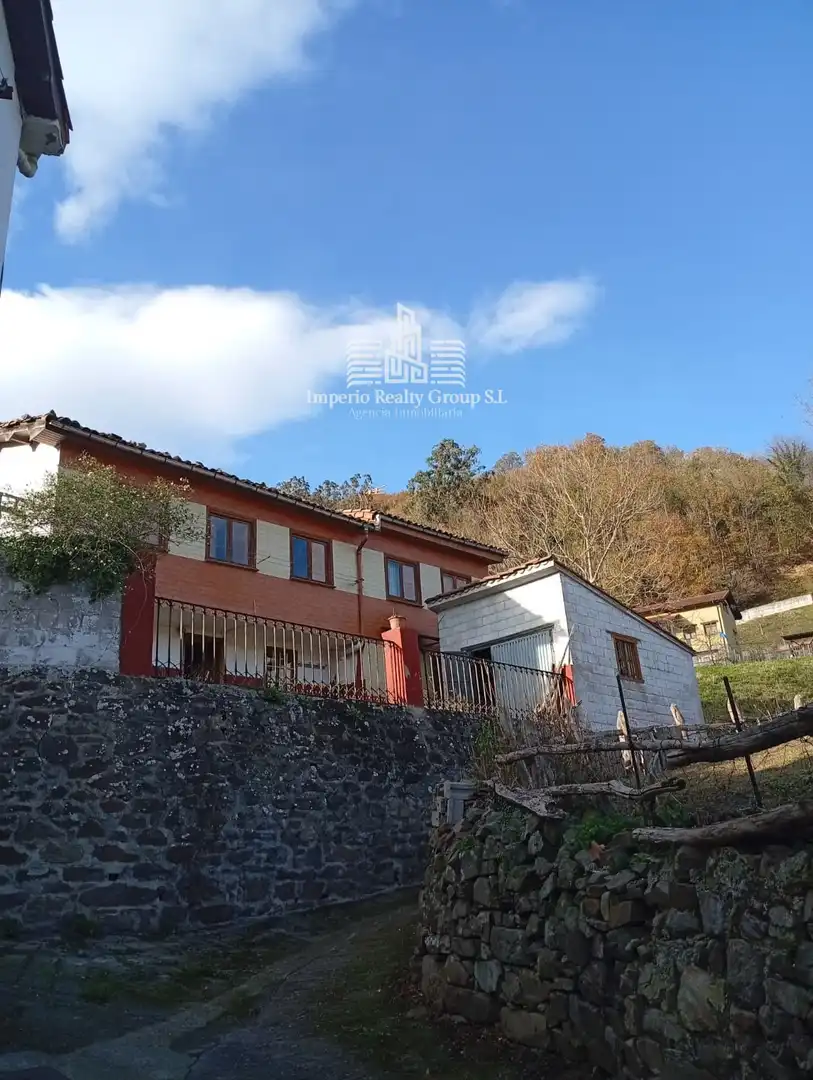Außenansicht von Haus oder Chalet zum Verkauf in Mieres (Asturias) mit Terrasse