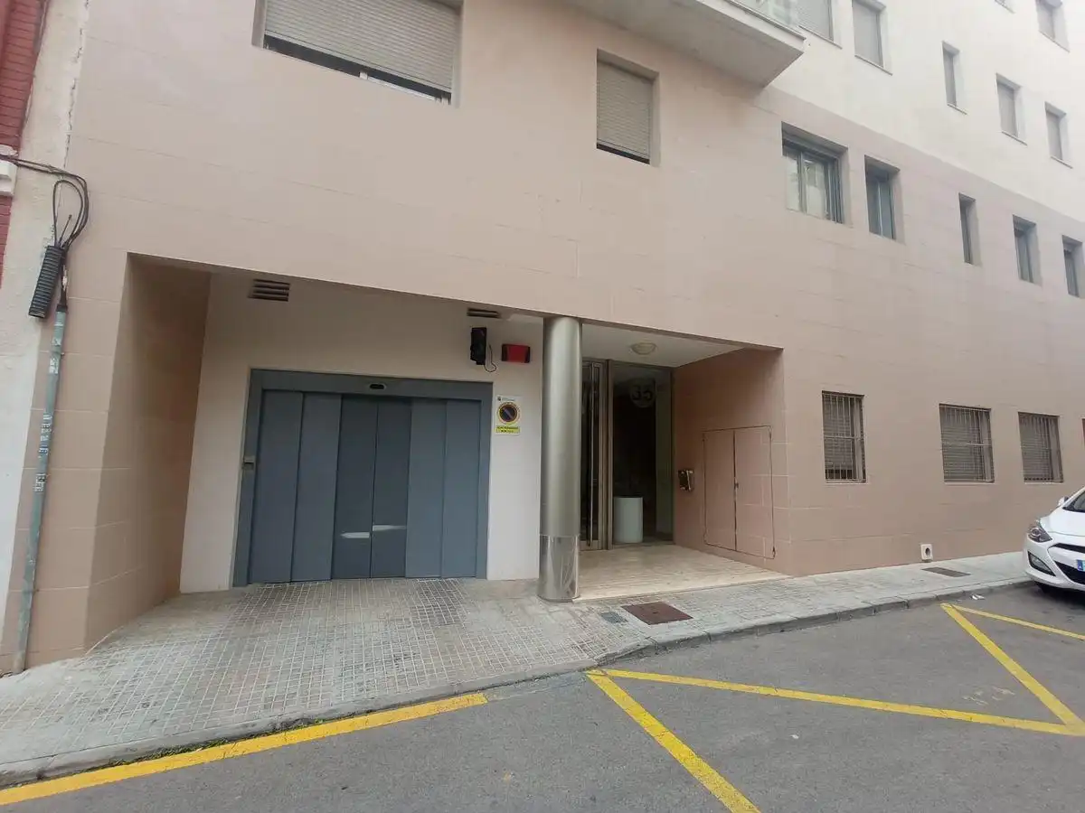 Vista exterior de Pis en venda en La Ràpita amb Calefacció, Parquet i Balcó