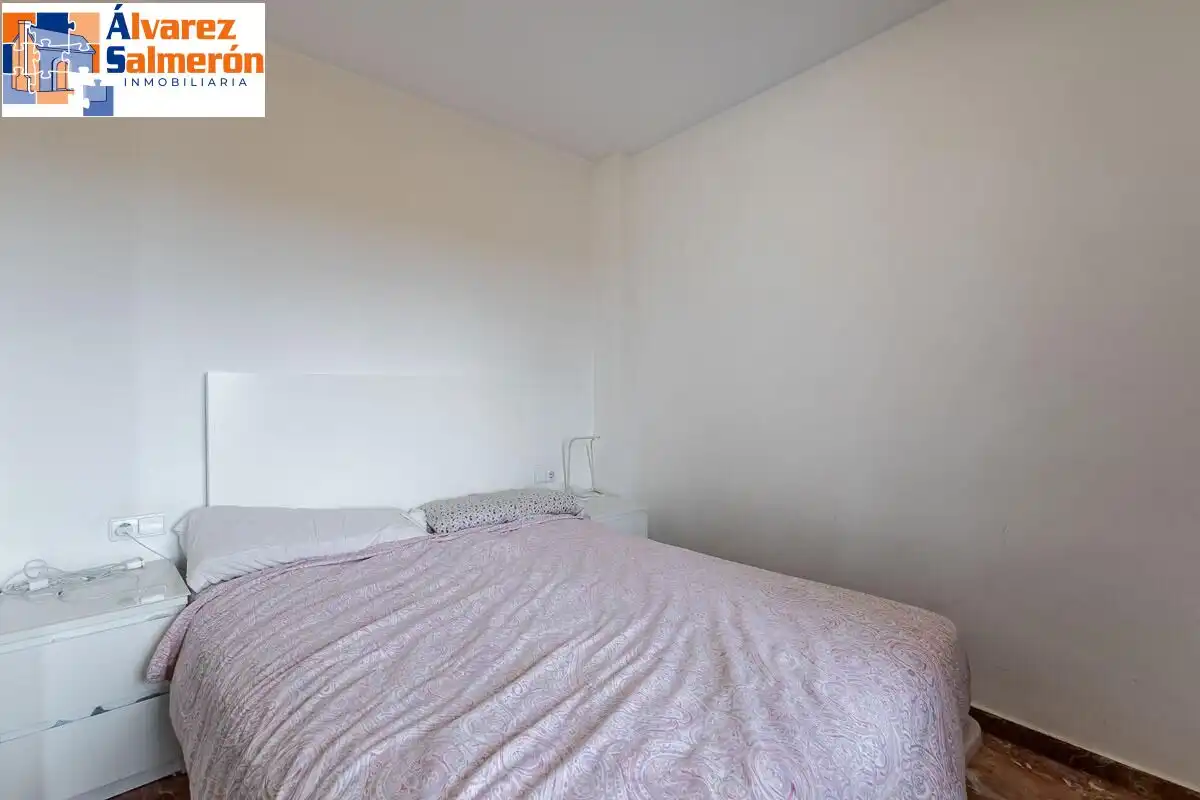 Schlafzimmer von Wohnung zum Verkauf in Granada mit Terrasse