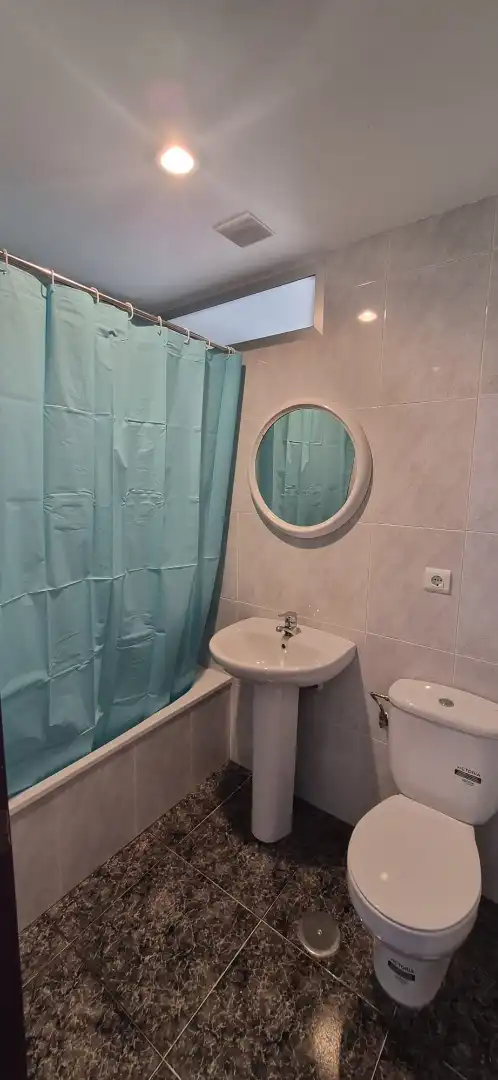 Badezimmer von Wohnung zur Miete in Martos mit Klimaanlage, Terrasse und Möbliert