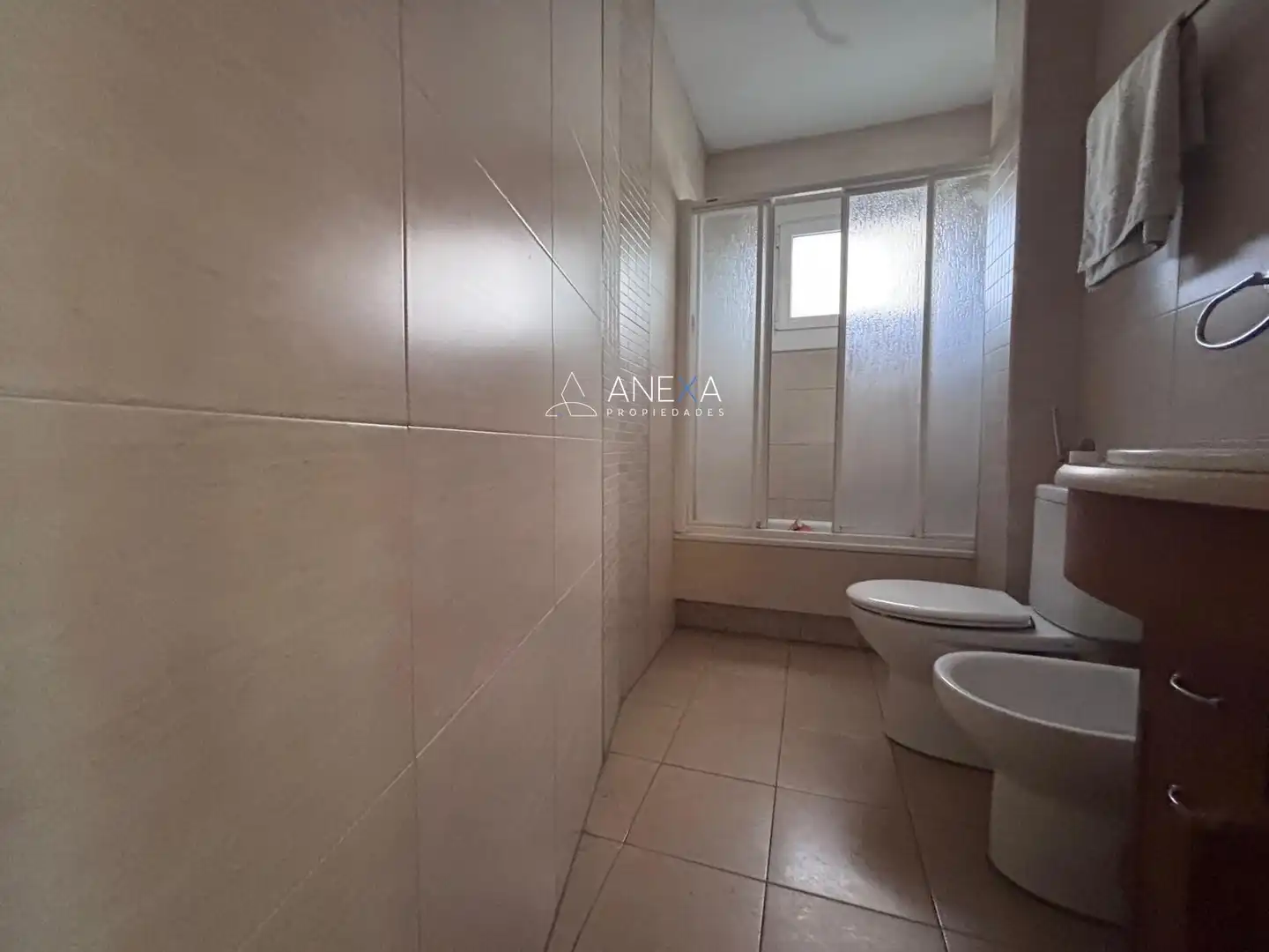 Badezimmer von Wohnung zum Verkauf in Barcelona mit Heizung, Terrasse und Balkon