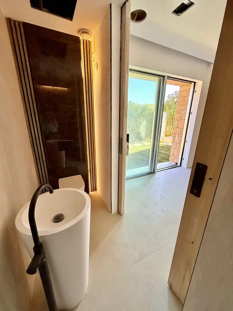 Bany de Casa o xalet en venda en Sant Josep de sa Talaia amb Aire condicionat, Calefacció i Jardí privat