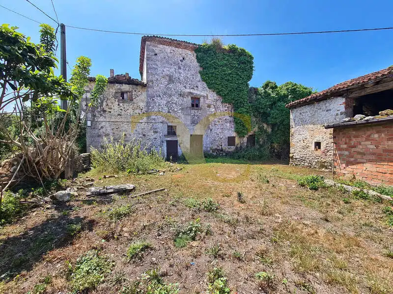 Wohnbaugrundstück zum Verkauf in San Esteban de Leces