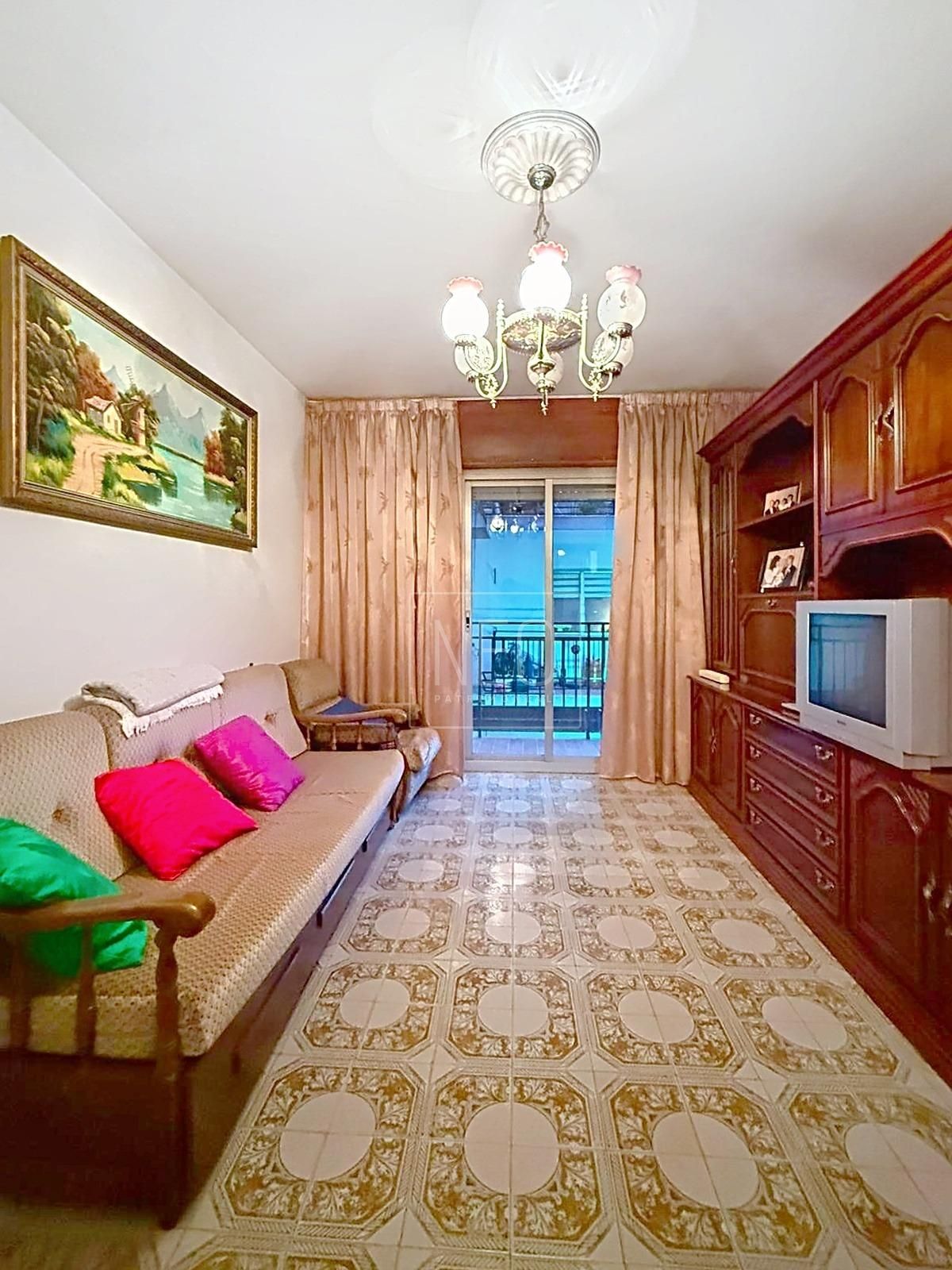 Dormitori de Pis en venda en  Granada Capital amb Terrassa i Balcó