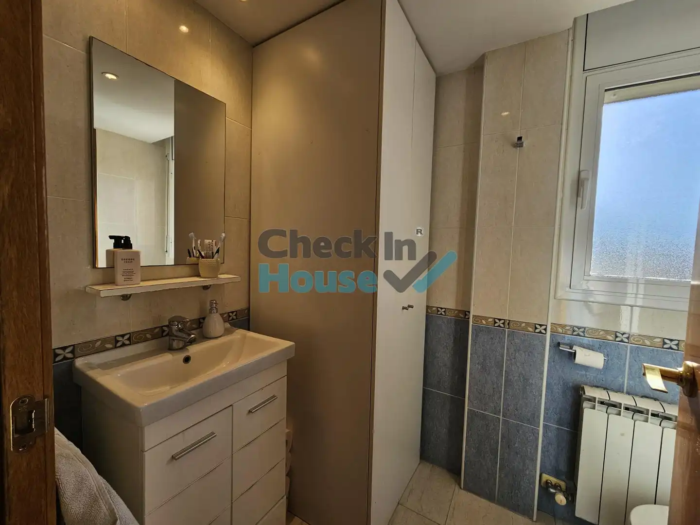 Badezimmer von Dachboden zum Verkauf in Calonge i Sant Antoni mit Klimaanlage, Heizung und Terrasse
