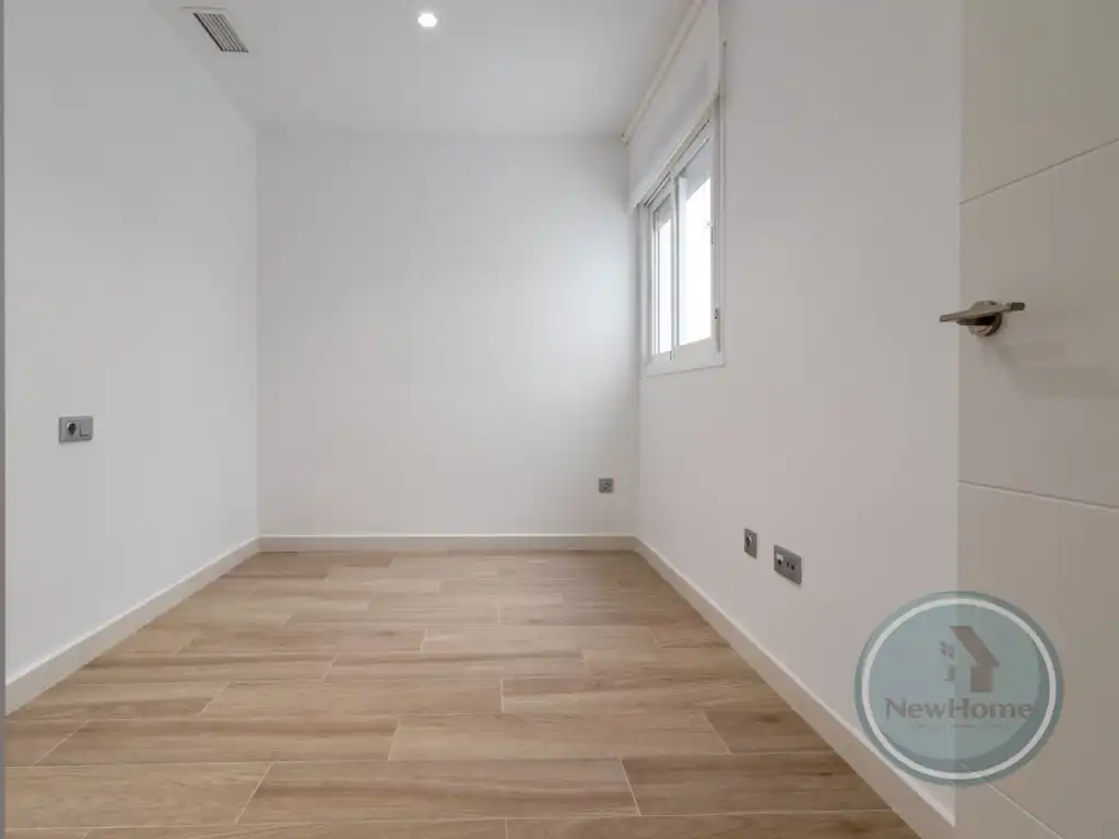 Habitación de Piso de alquiler en Elche / Elx con Aire acondicionado, Terraza y Piscina comunitaria