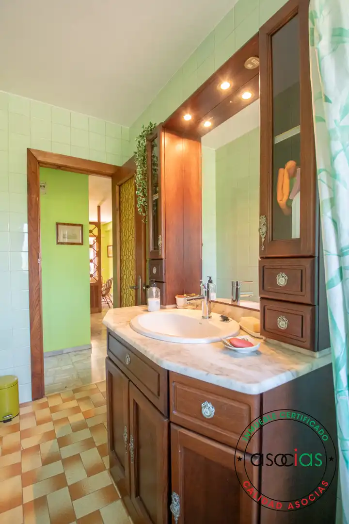 Baño de Casa o chalet en venta en Villaviciosa con Calefacción, Jardín privado y Parquet