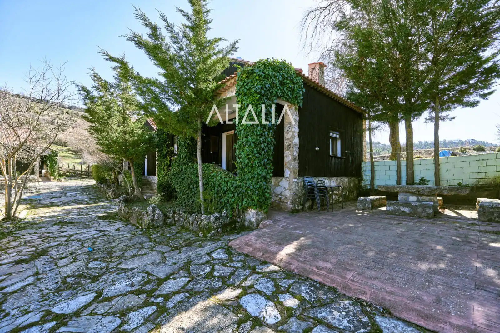 Exterior view of Buildings for sale in Las Majadas  