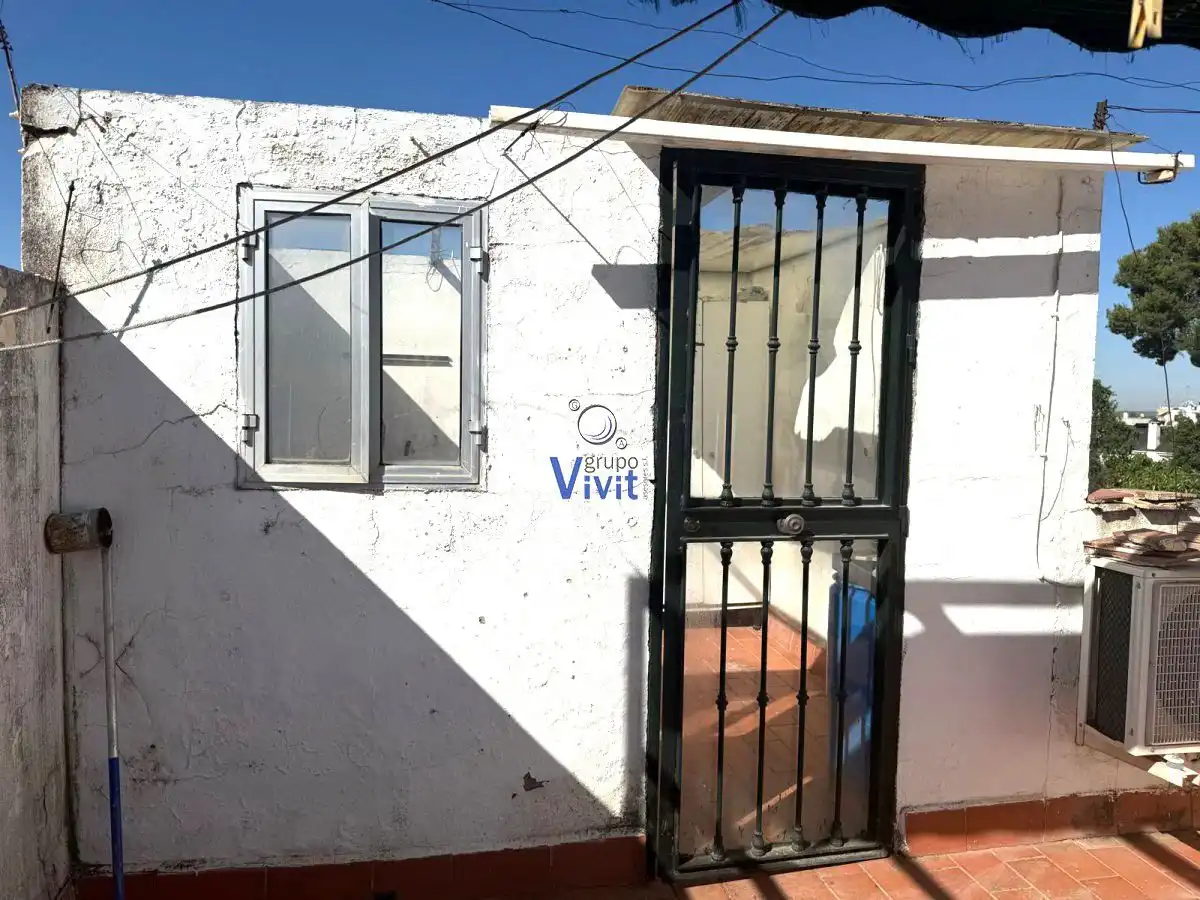Vista exterior de Casa adosada en venta en Alcalá de Guadaira