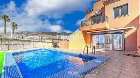 Foto 2 de Casa adosada en venta en Calle Beirut, Playa Fañabé Alto, Adeje