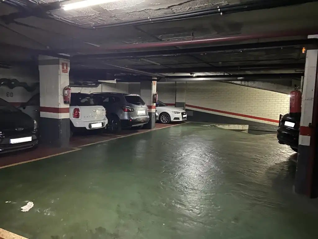Einzelparkplatz zum Verkauf in Avinguda Josep Tarradellas, imagen 6