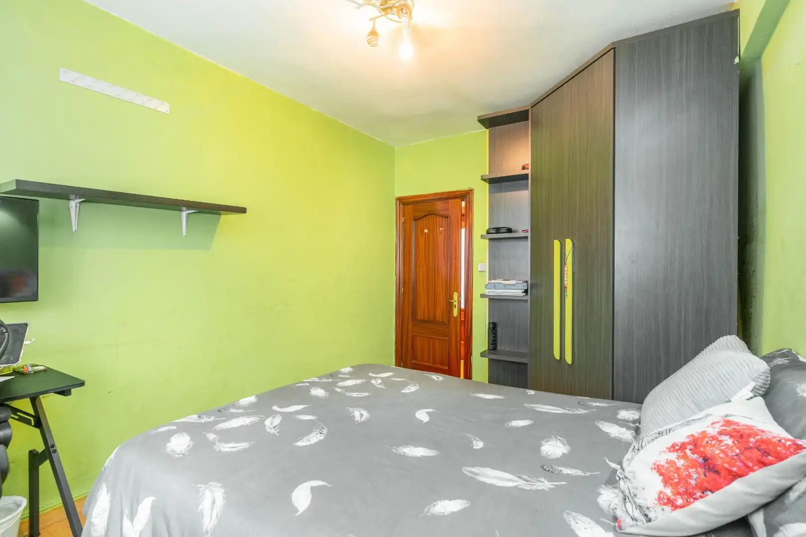 Habitación de Piso en venta en Gijón  con Calefacción, Terraza y Amueblado
