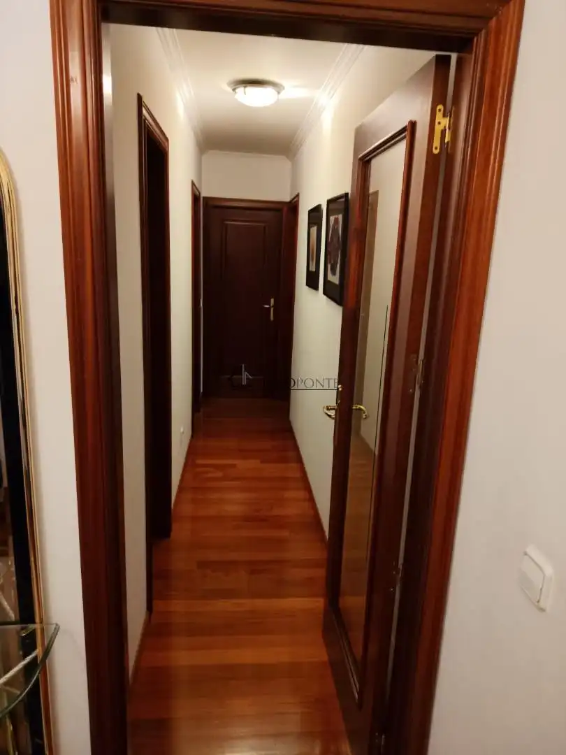 Wohnung zur Miete in Pontevedra Capital  mit Heizung, Parkett und Terrasse