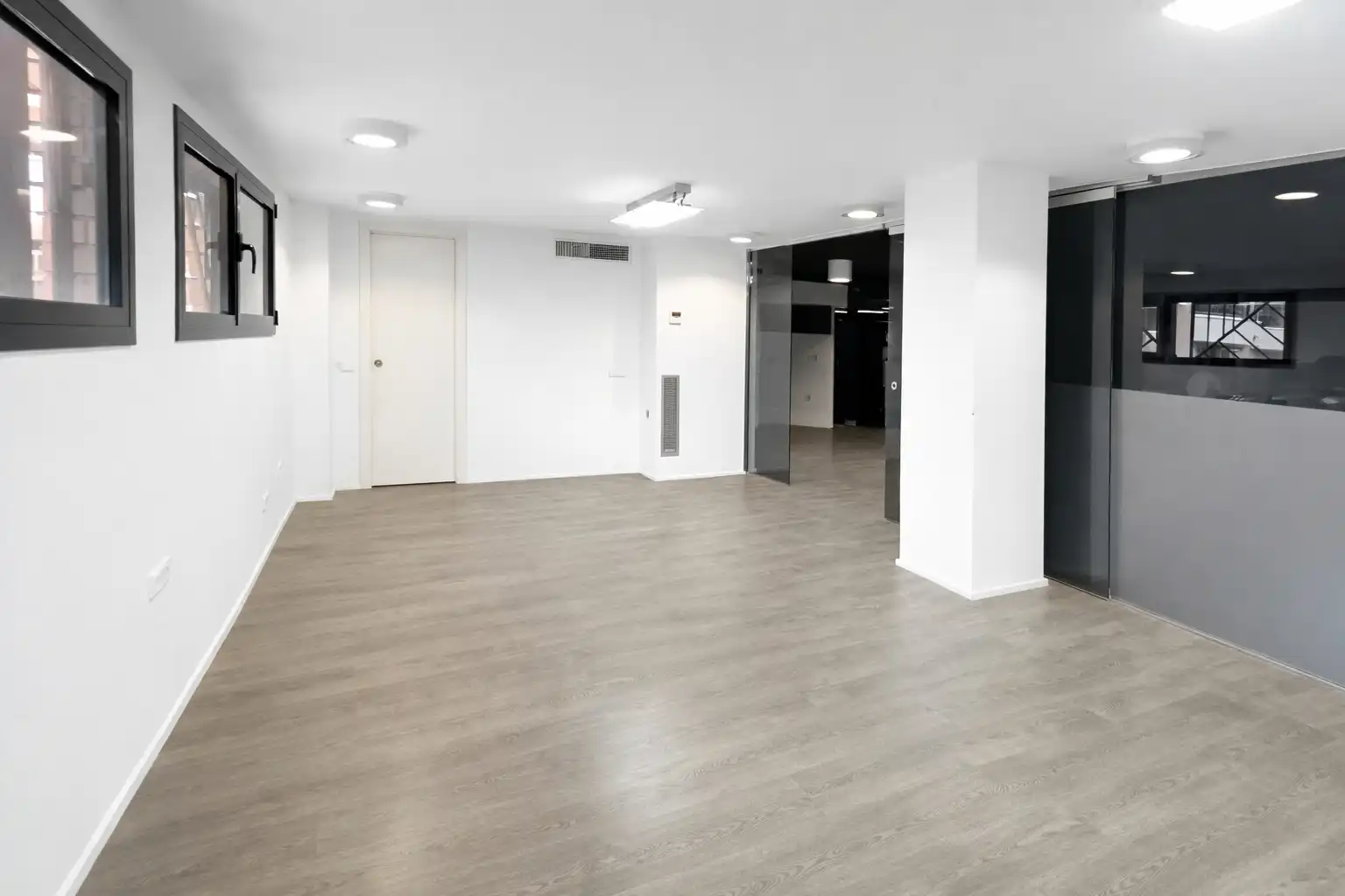 Commercial properties for rent in Reus  with Air Conditioner and Heating