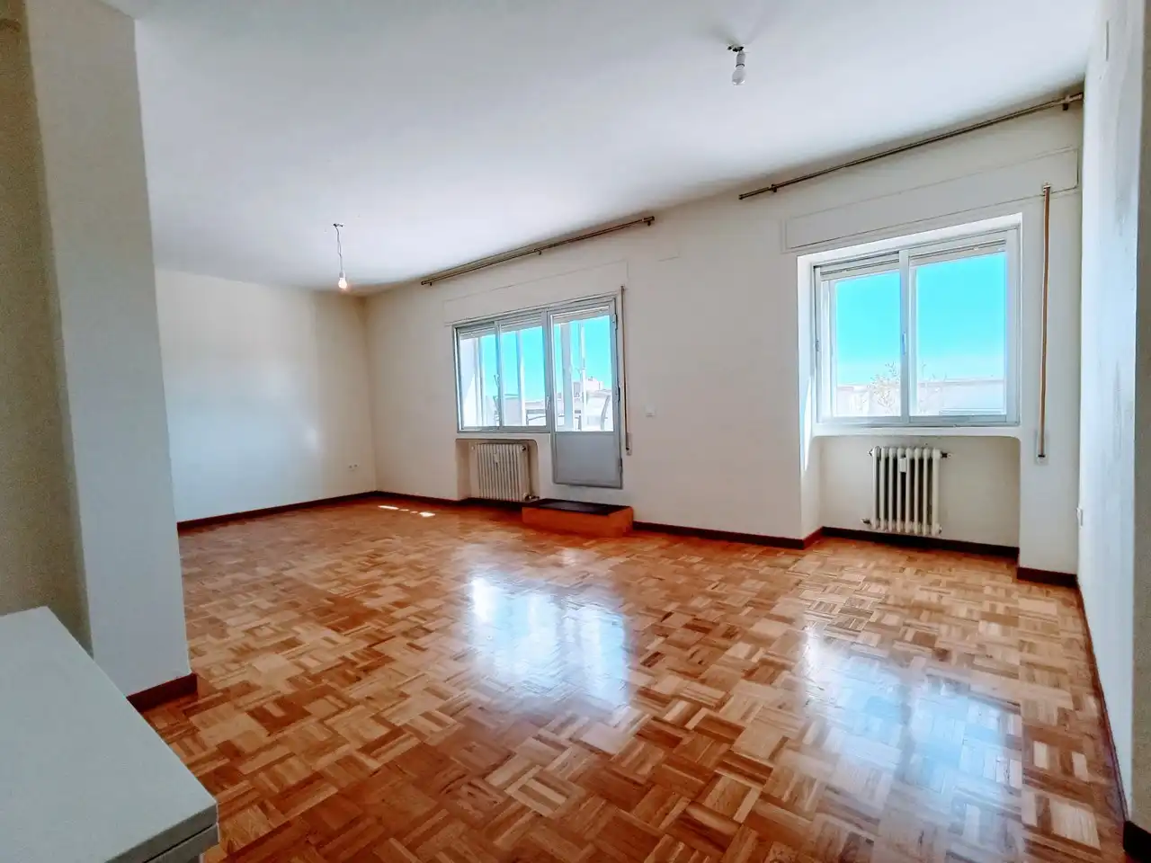 Sala de estar de Ático de alquiler en Madrid con Aire acondicionado, Calefacción y Parquet
