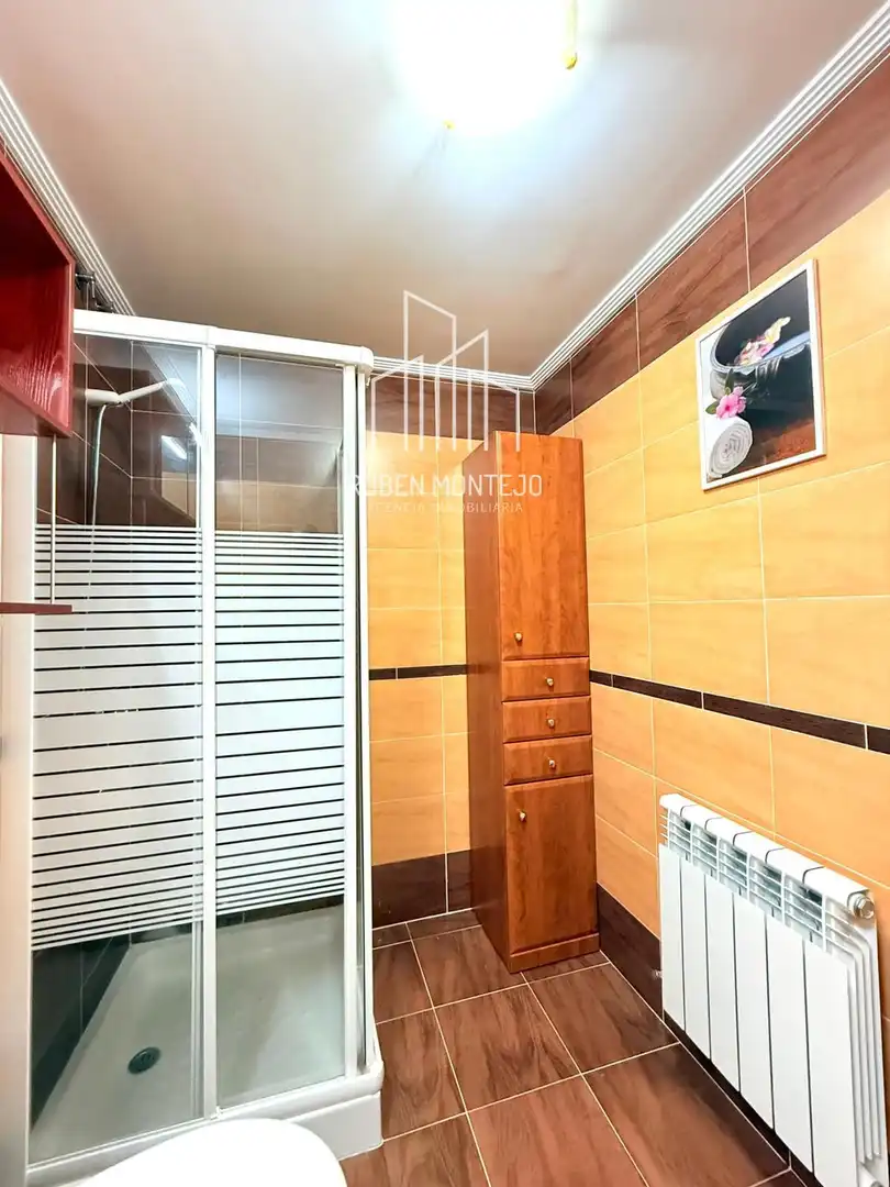 Baño de Casa adosada en venta en Galindo y Perahuy con Calefacción, Jardín privado y Terraza