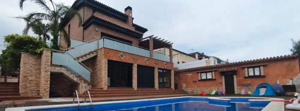 Villa avec piscine à vendre à Roda de Barà
