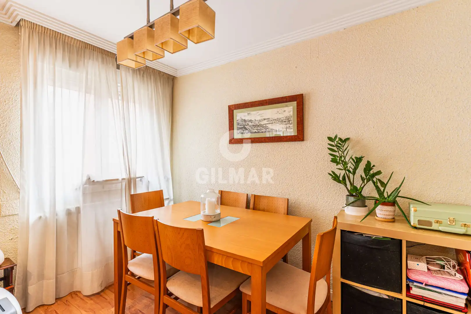 Comedor de Piso en venta en Madrid con Calefacción