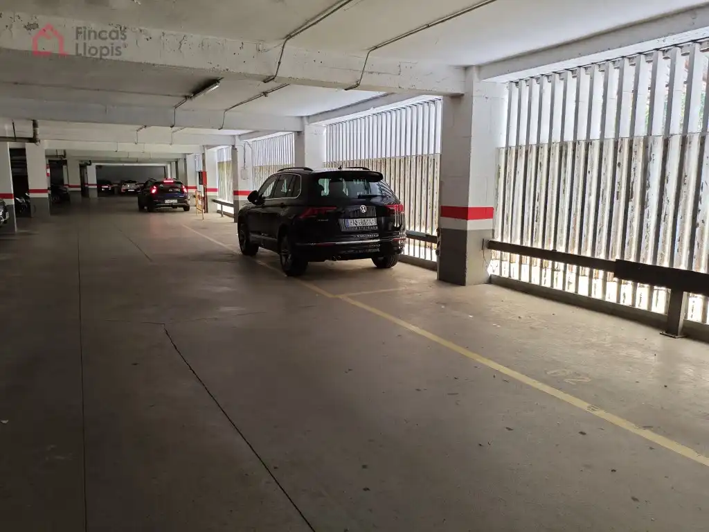 Aparcament de Garatge en venda en Barcelona