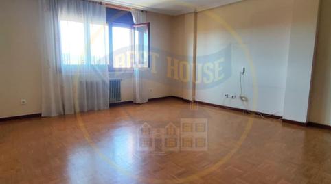 Foto 3 de Pis de lloguer a  Cesar Gonzalez Ruano, San Fernando - Carretera de Valencia, Cuenca