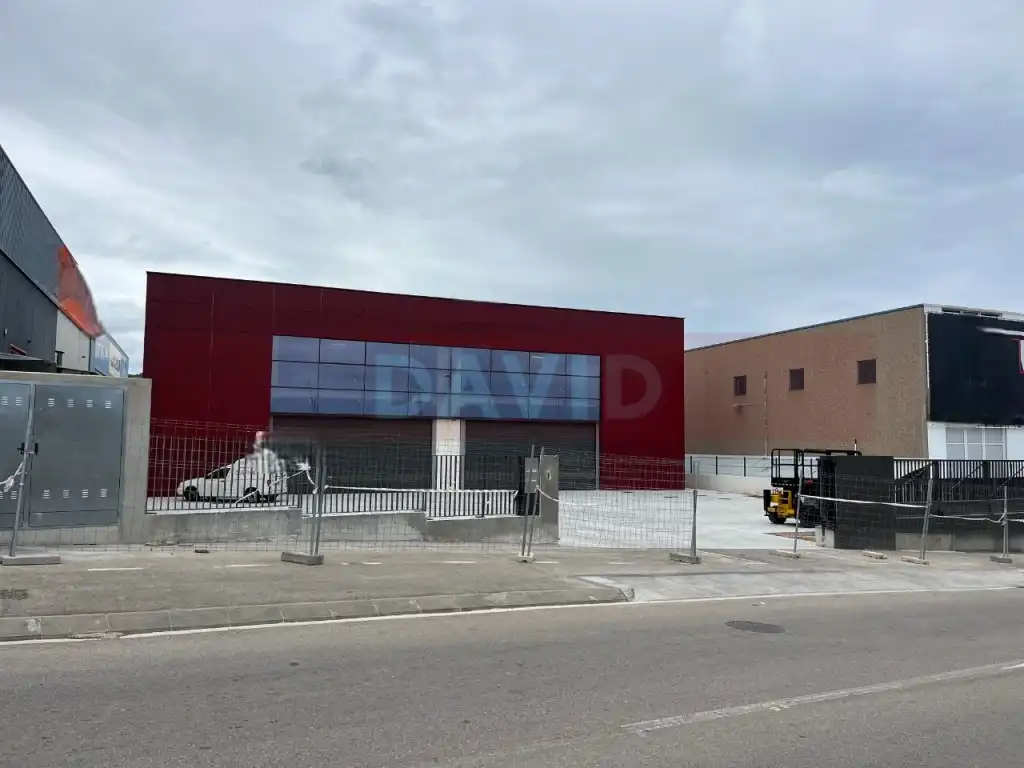 Nave industrial in affitto a Calle Drets Humans