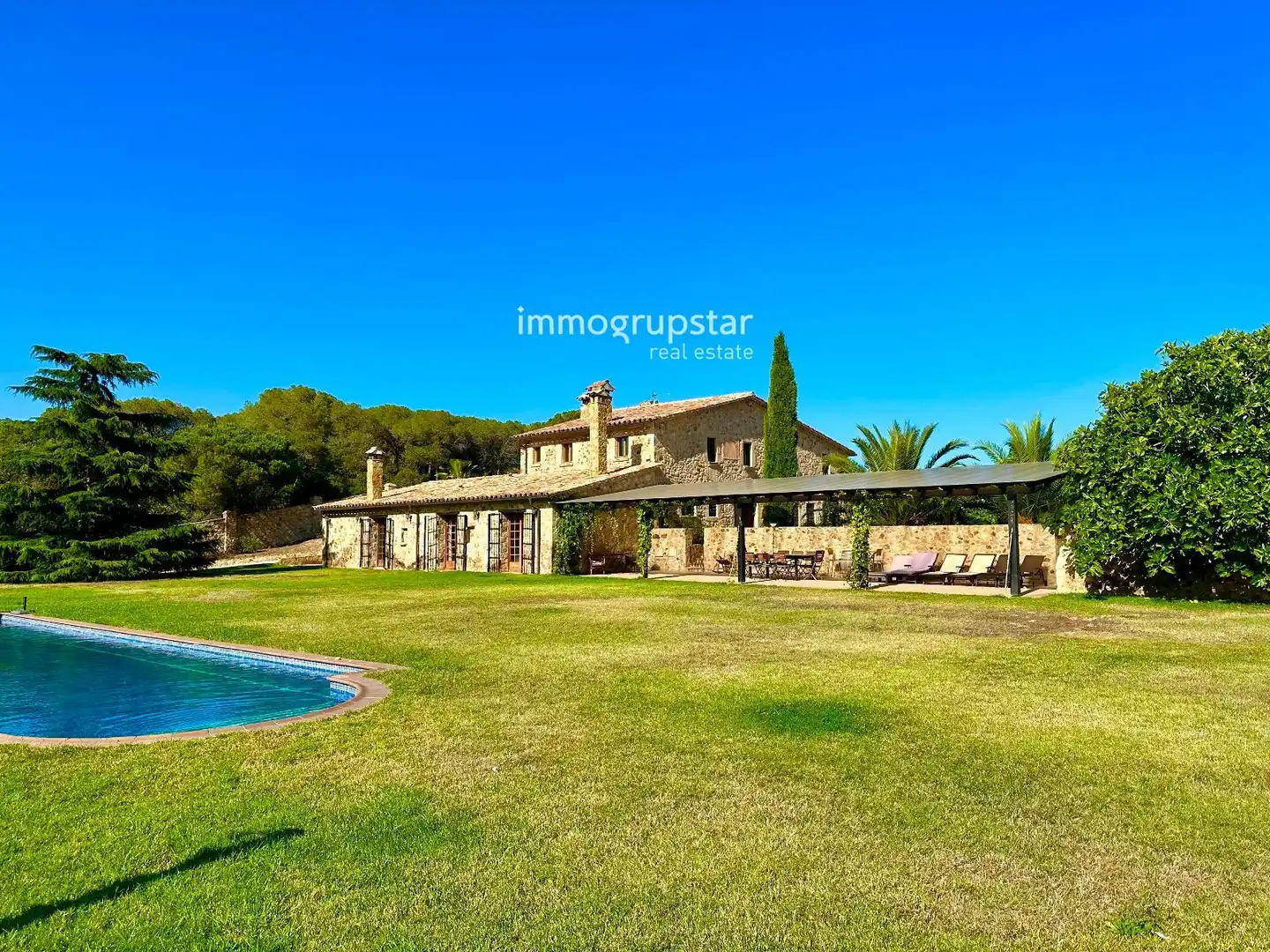 Vista exterior de Finca rústica en venta en Santa Cristina d'Aro con Terraza, Trastero y Piscina