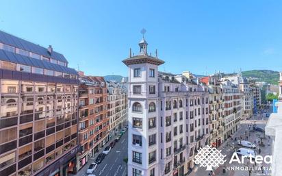 Vista exterior de Pis en venda en Bilbao  amb Calefacció i Terrassa