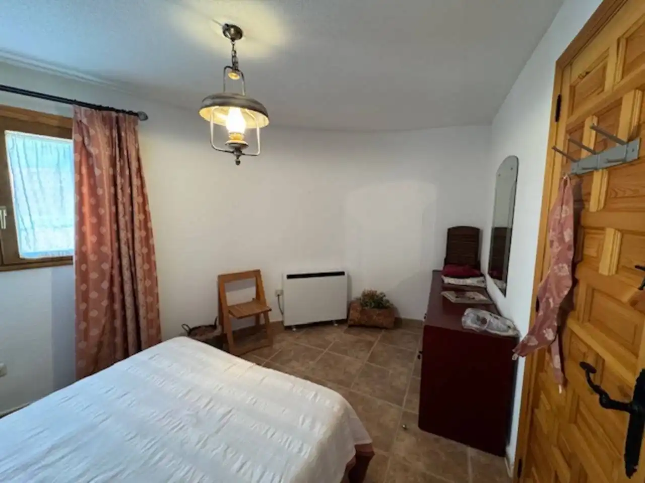Dormitori de Casa o xalet en venda en El Cardoso de la Sierra amb Calefacció i Moblat